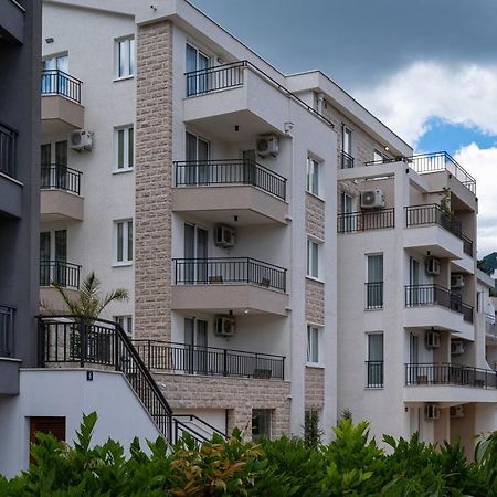 Sun And Sea Apartments Будва Экстерьер фото